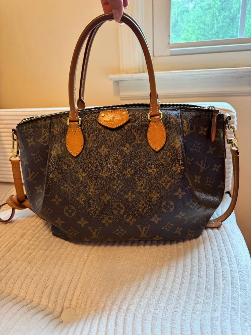 Louis Vuitton Monogram Turenne MM